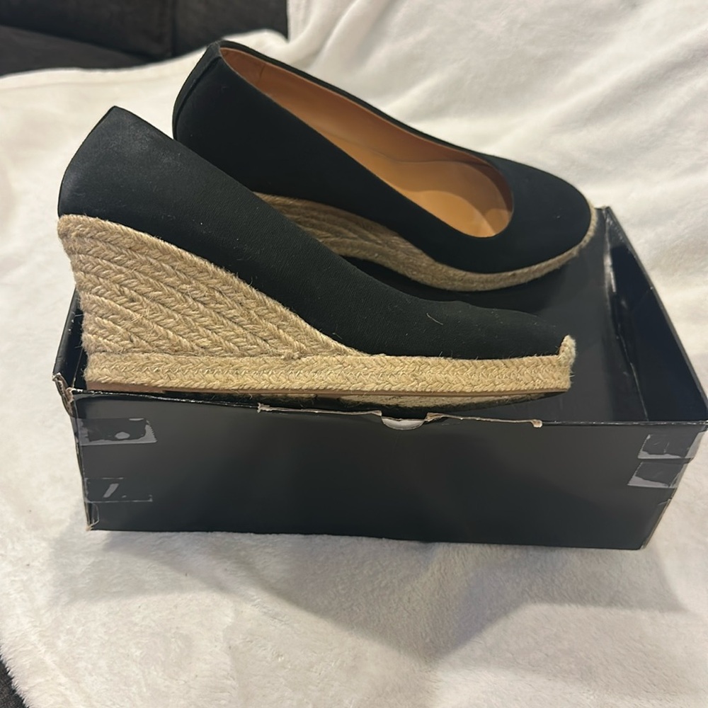 LIKE NEW J. CREW CANVAS ESPADRILLE WEDGE SHOES SIZE 9.5 COLOR BLACK AND CREAMY - Picture 7 of 11